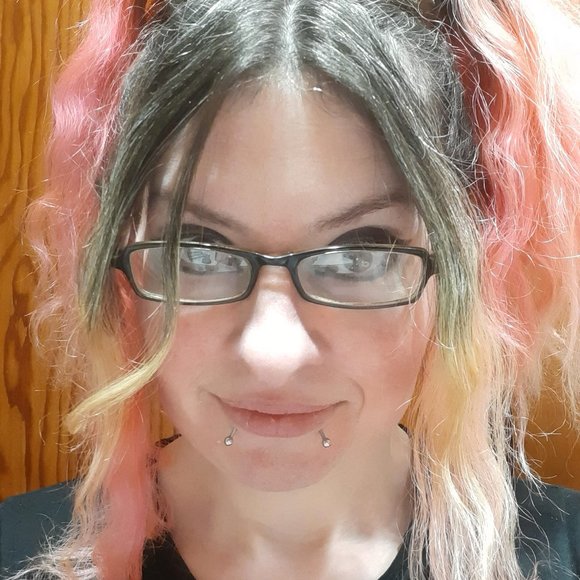 Meet your Posher, Jennifer - Picture 4 of 5